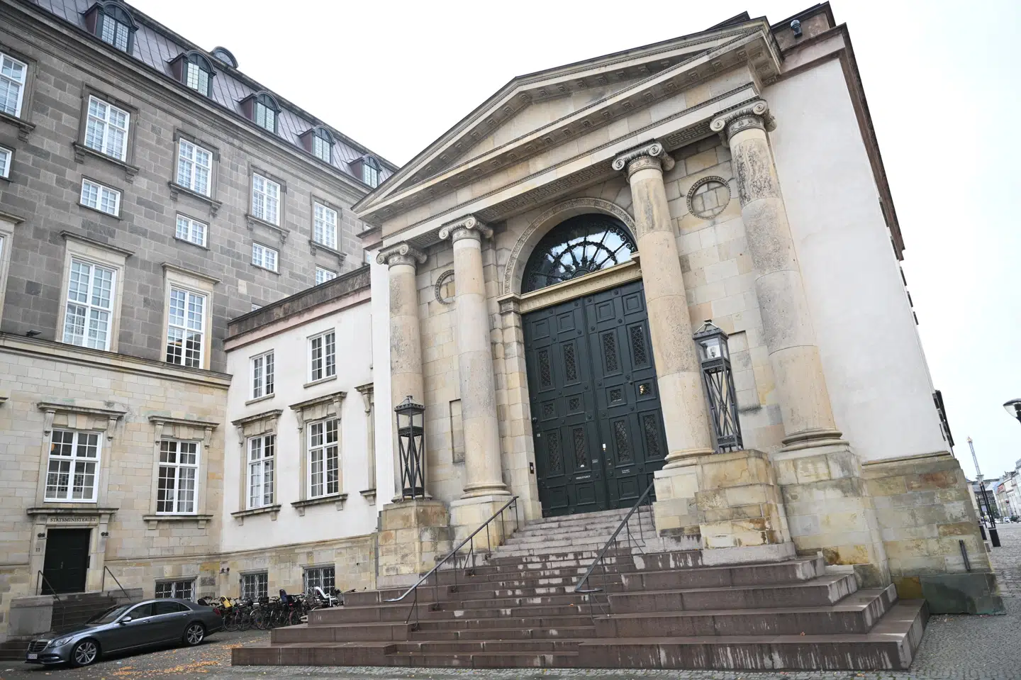 Var der tale om vold mod tjenestemand, da en mand råbte corona og hostede mod et par betjente. Byretten sagde nej, landsretten sagde ja. Nu skal Højesteret tage stilling til sagen.(Arkivfoto). Philip Davali/Ritzau Scanpix