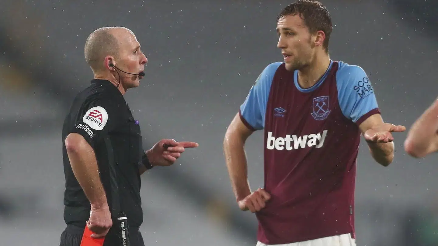 52-årige Mike Dean.