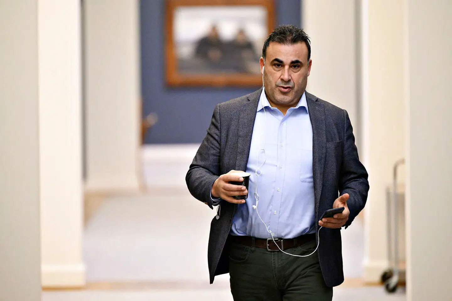 »Nu prøver de at ramme mig med smuds og falske grove angreb. Det skal de ikke få held med,« skriver den konservative politiker Naser Khader på Facebook, hvor han nævner Omar Marzouk ved navn.
