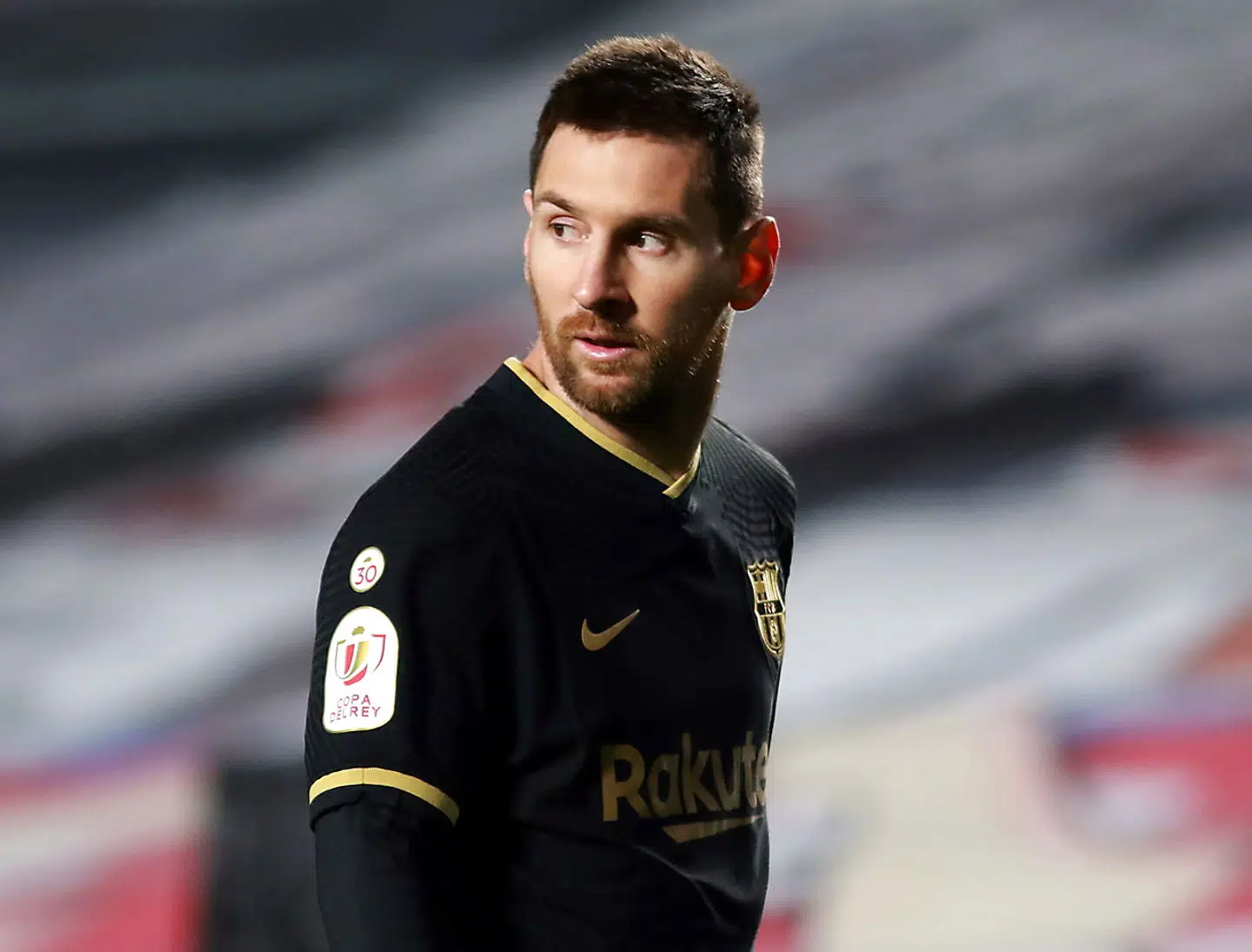 Lionel Messi starter på bænken mod Real Betis.