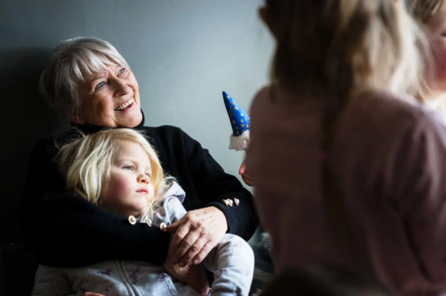 80-årige Jette arbejder på Ribisgården i Gentofte.
