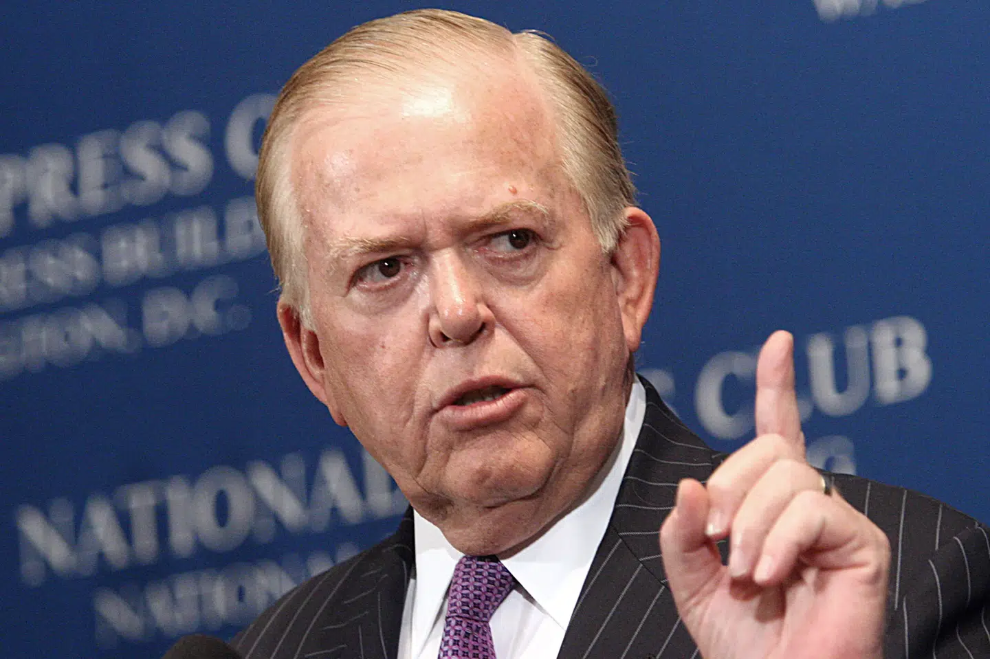 Lou Dobbs, som er en af Trumps mest trofaste støtter på tv, viderebragte utrætteligt påstande om valgsvindel, efter at Trump tabte præsidentvalget i november. (Arkivfoto). Karen Bleier/Ritzau Scanpix