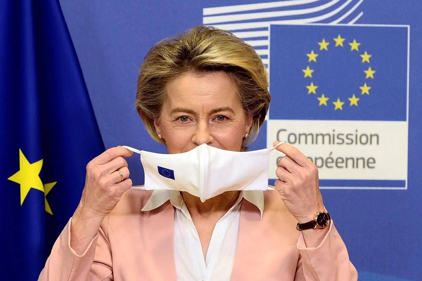 Et enkelt land kan være som en speedbåd. EU er mere som et tankskib, siger Ursula von der Leyen, om vaccinesituationen i medlemslandene. Johanna Geron/Reuters