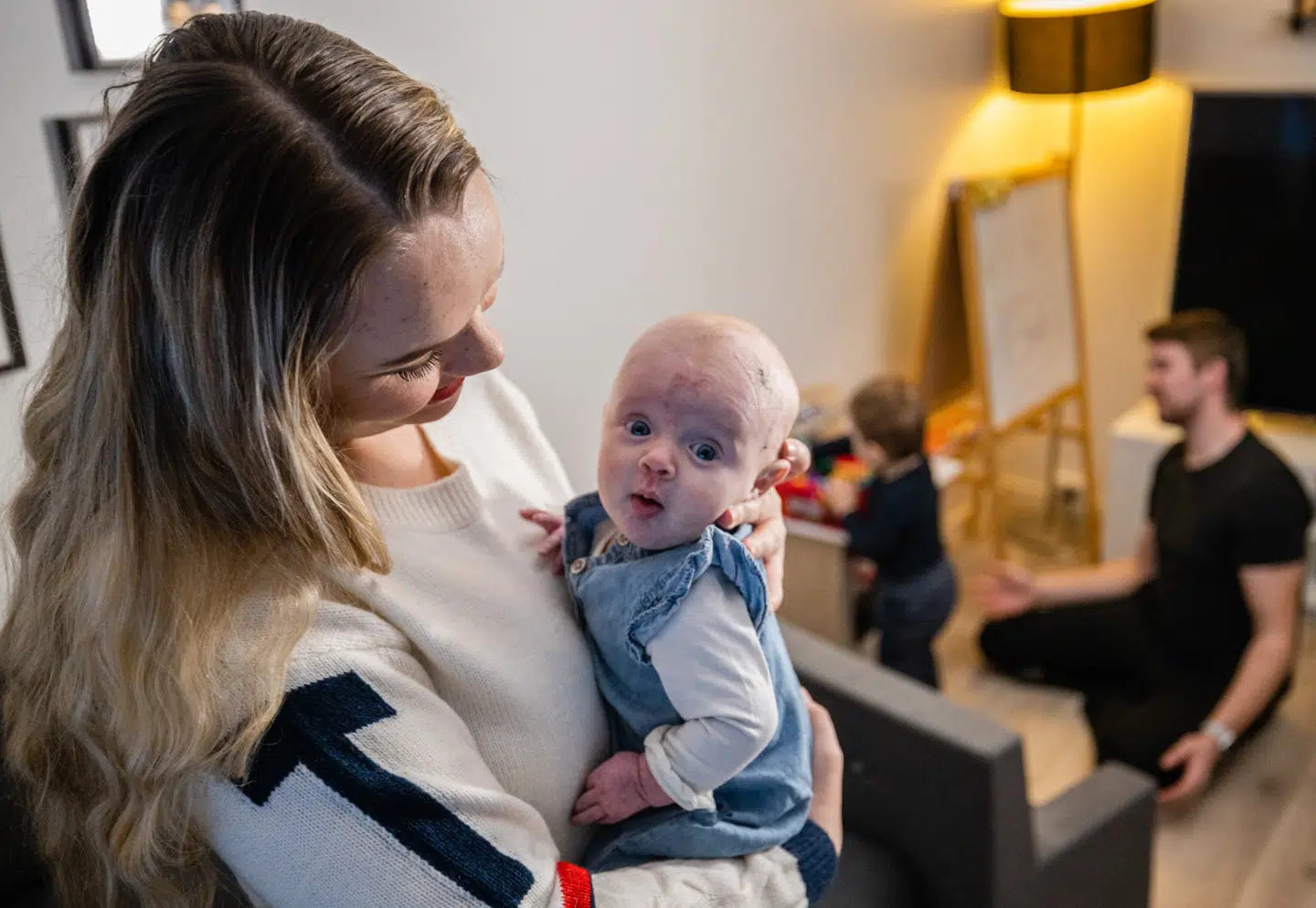Katja med hendes nyfødte datter Lilly