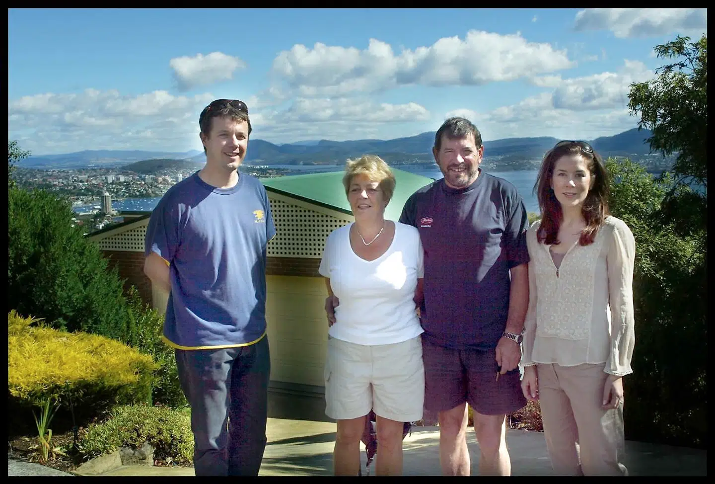Kronprins Frederik og Mary Donaldson i Tasmanien i 2004 sammen med Marys far og stedmor.
