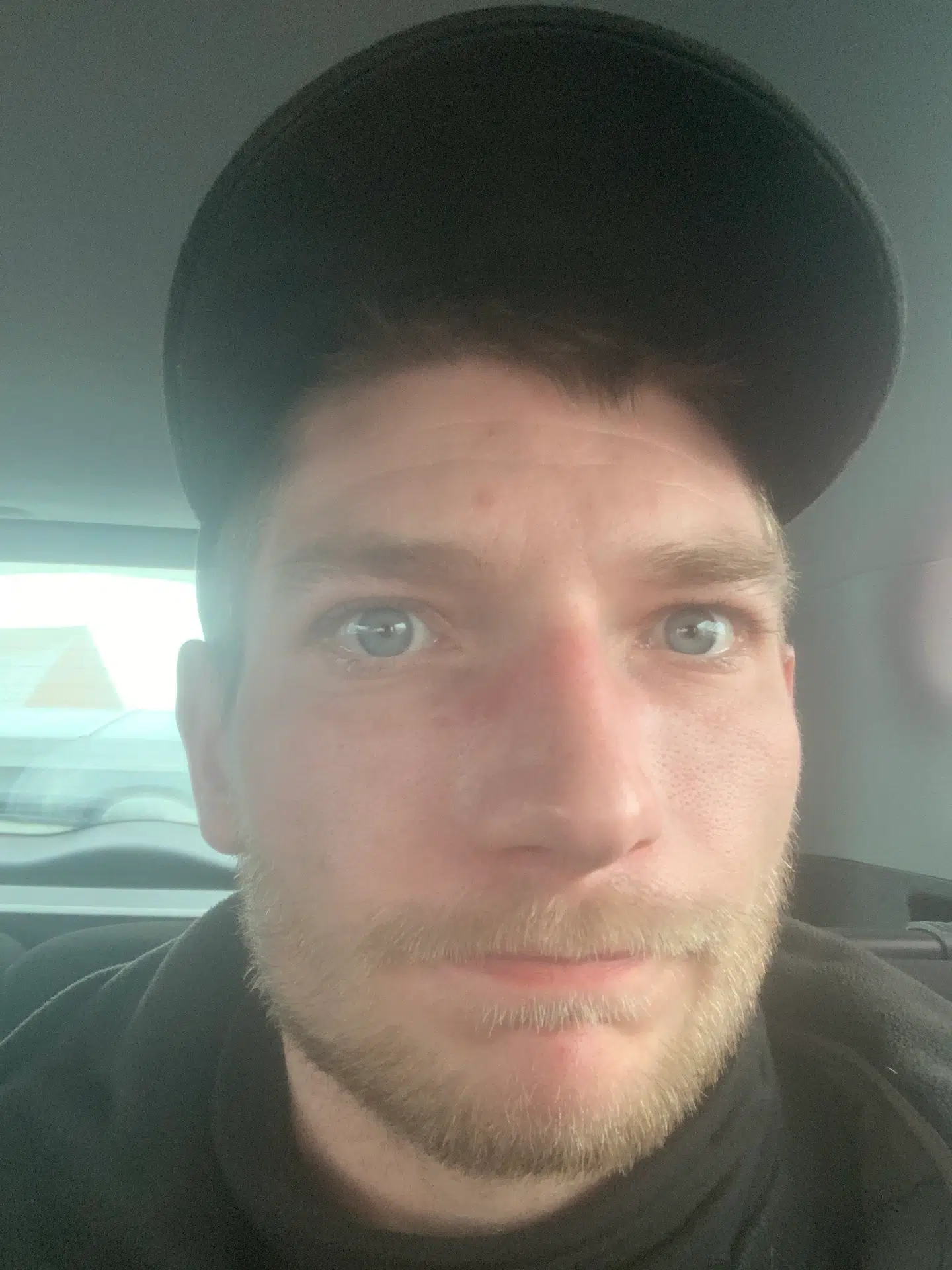 Danny blev søndag morgen overfaldet, da han var i gang med at salte.