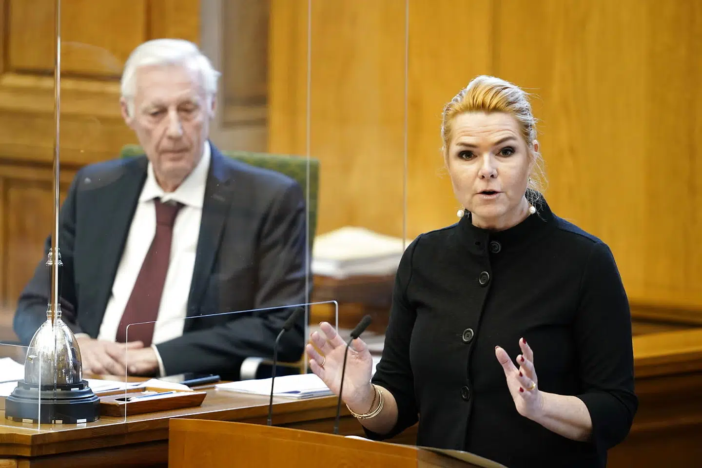 Inger Støjberg på talerstolen. Hun takkede bøde politiske støtter og almindelige danskerne for opbakningen. Lige meget hjalp det. Det er nu en kendsgerning, at hun stilles for en rigsret.