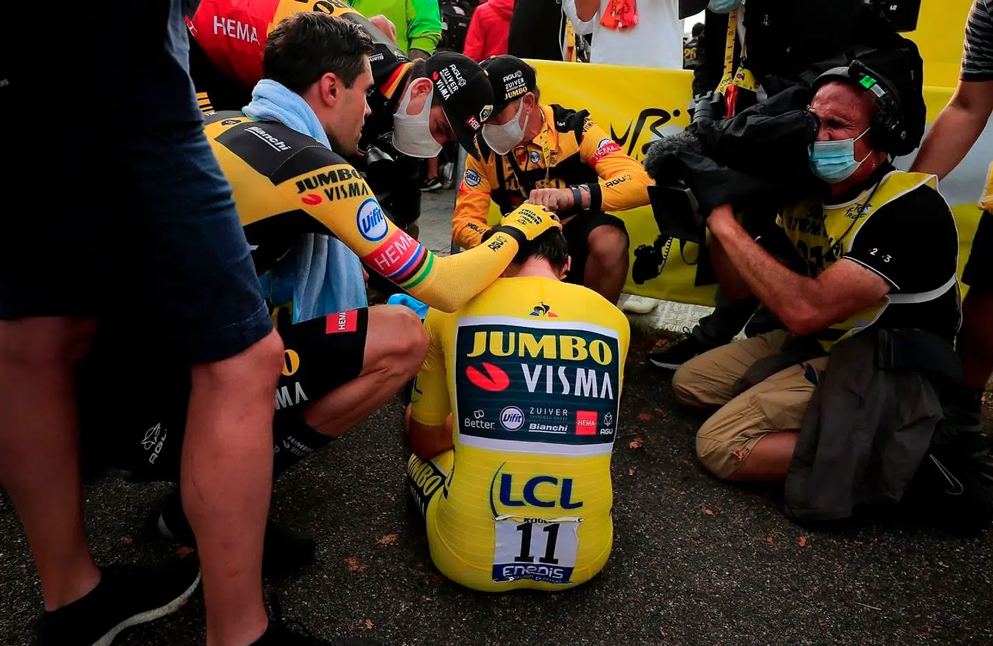 Primoz Roglic var utrøstelig, efter han på sensationel vis blev slået ved den afsluttende enkeltstart ved Tour de France.