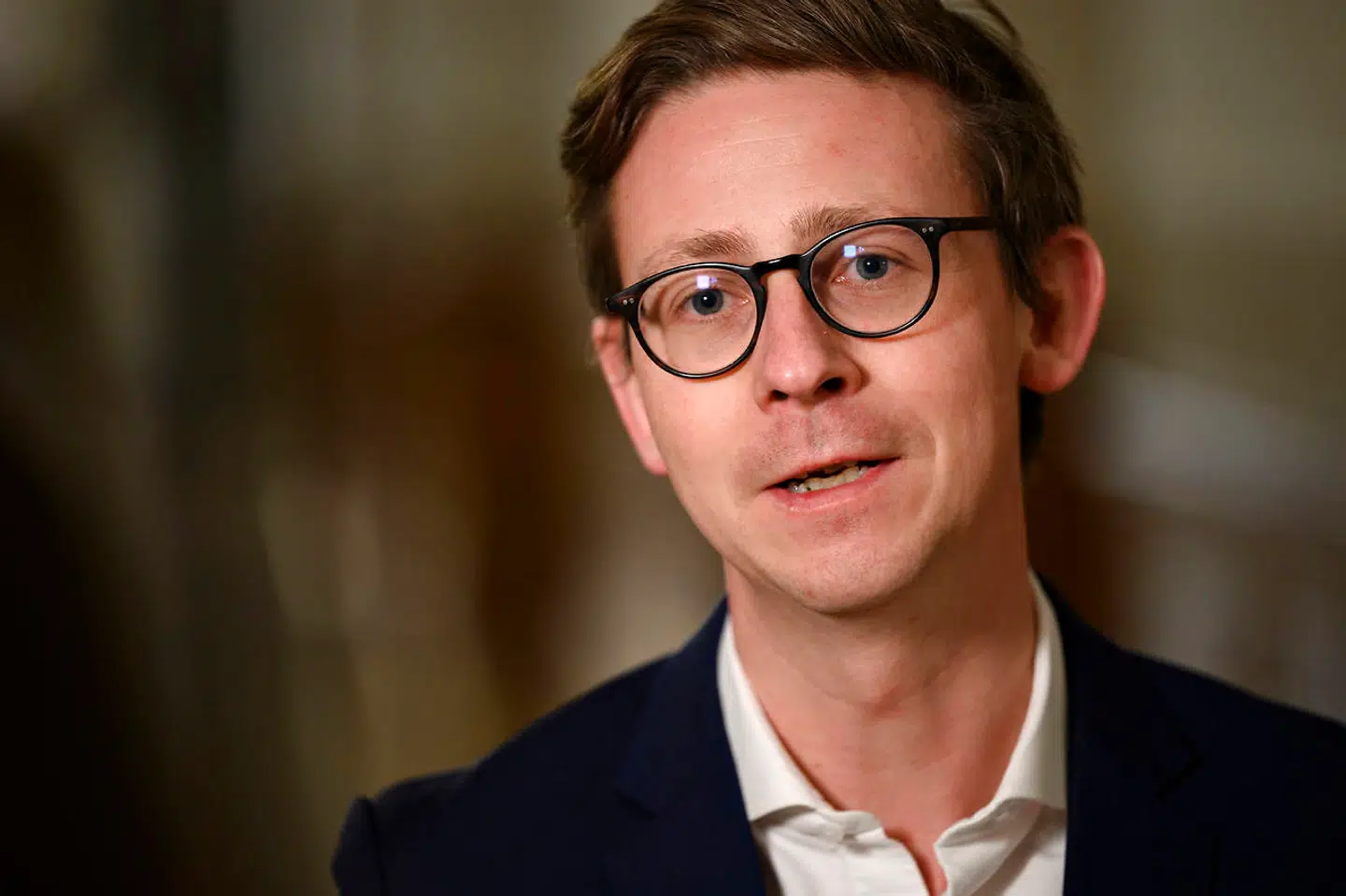 Karsten Lauritzen (V) taler med pressen, efter udredningsgruppen har præsenteret deres rapport om regeringens og myndighedernes coronahåndtering under en åben høring om rapport om den danske håndtering af covid-19-pandemiens første fase, i Landstingssalen på Christiansborg i København 29. januer 2021. Rapporten er udarbejdet af en udredningsgruppe nedsat af Udvalget for Forretningsordenen i sommer. (Foto: Philip Davali/Ritzau Scanpix)