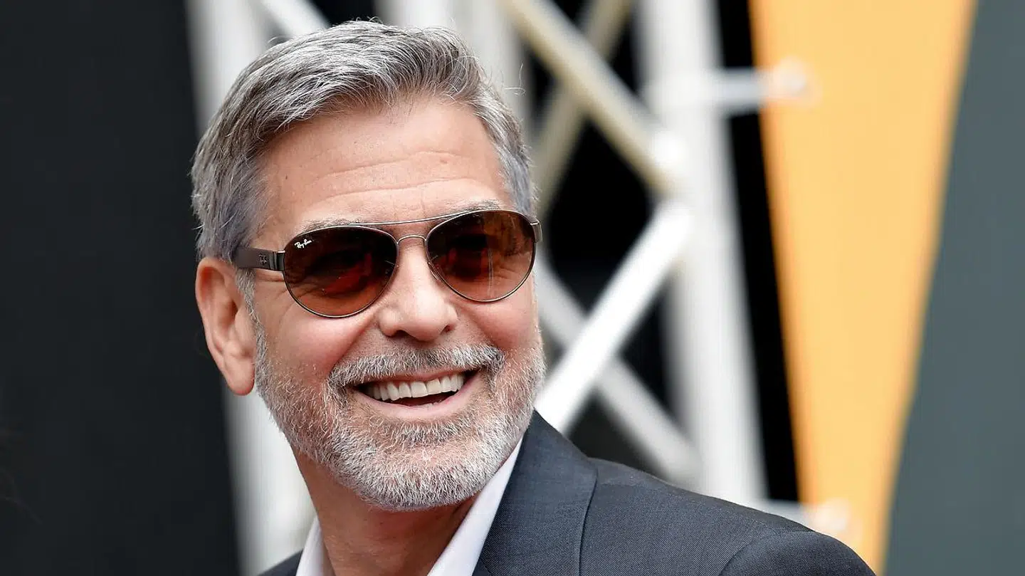 George Clooney kom galt af sted, da en modkørende bil overså ham i et sving.