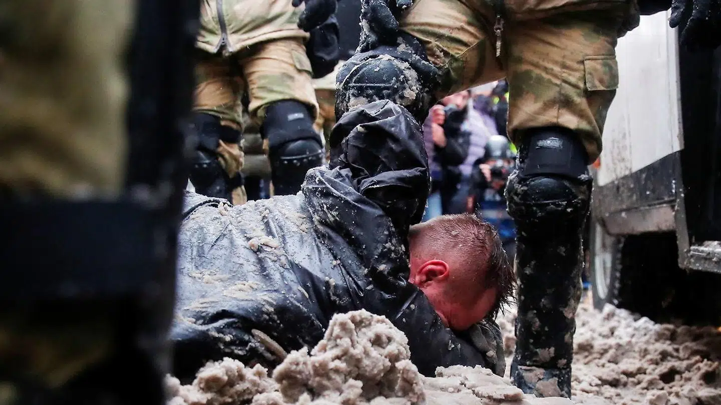 Politiet i Rusland har gået hårdt til demonstranterne.