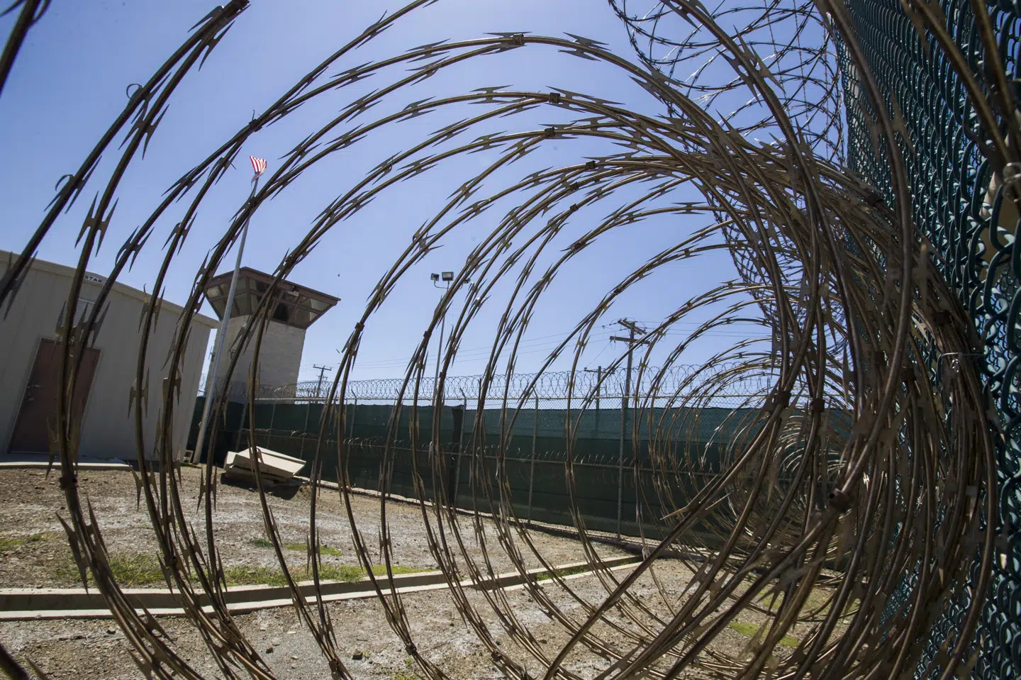De 40 fanger på den amerikanske flådebase i Guantanamo i Cuba vil alligevel ikke blive tilbudt en covid-19-vaccine i denne omgang. Det oplyser talsmand for Pentagon. (Arkivfoto) Alex Brandon/Ritzau Scanpix