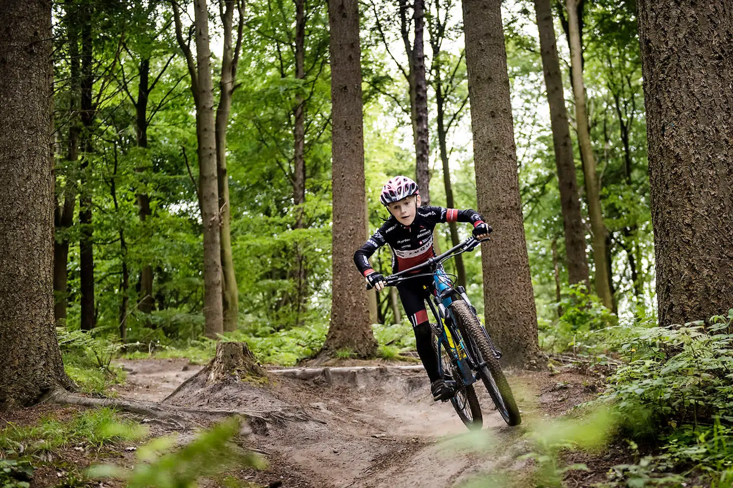 Der er aldrig længere end 40 kilometer til nærmeste blå spor – og her kan alle være med.