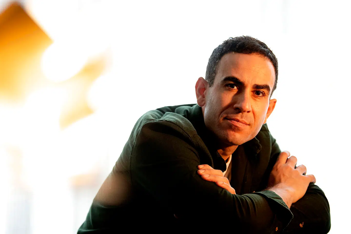 Abdel Aziz Mahmoud har gjort det til sin mærkesag at oplyse og inspirere andre. Både når det handler om seksualitet og etnicitet.