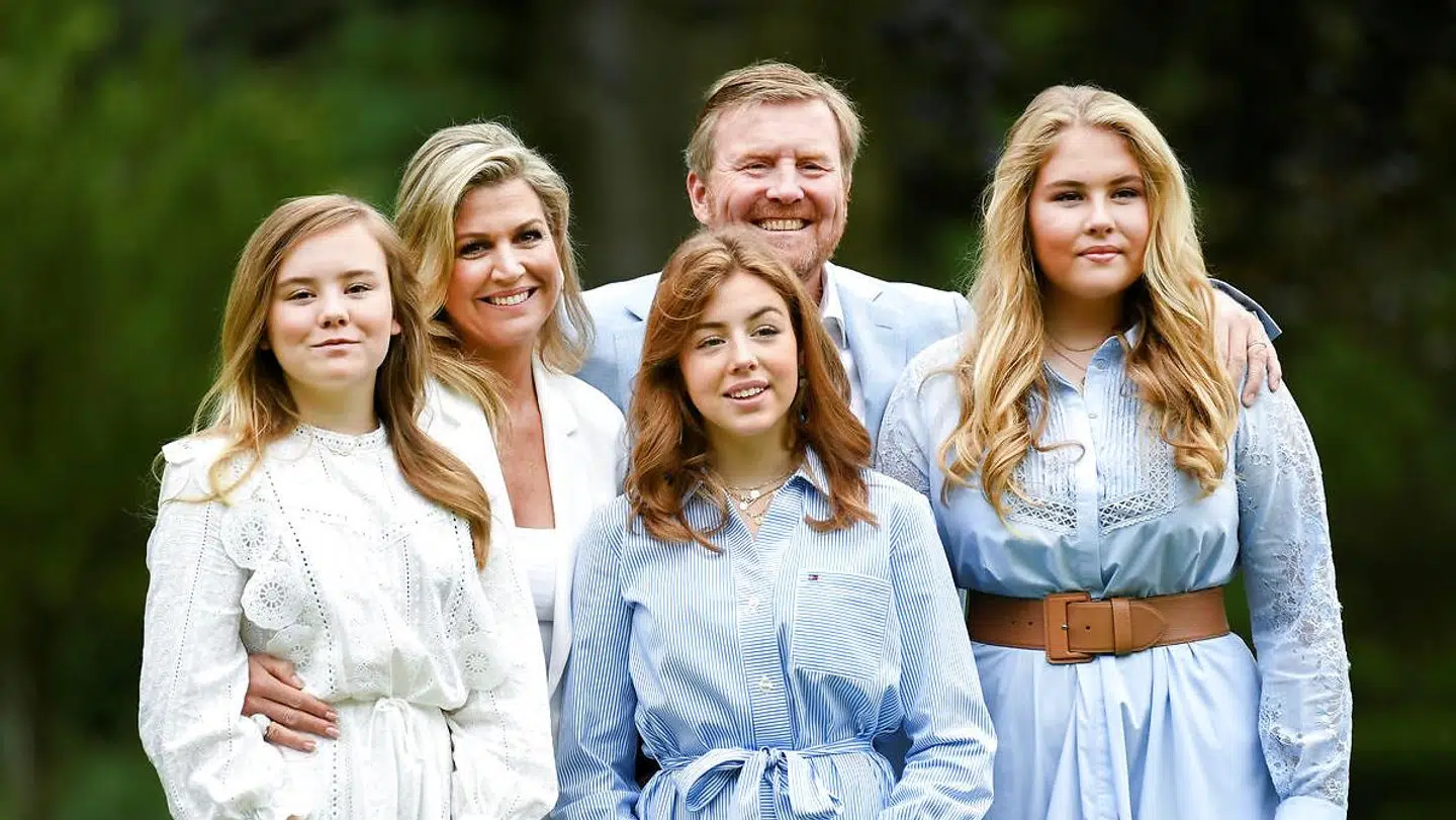 Kong Willem-Alexander med kone og børn.