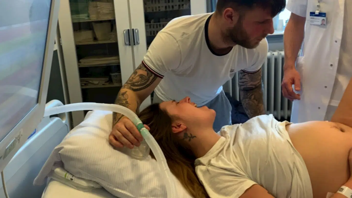 Fødslen tog tre timer, og Maria Mainz skreg fra start til slut, fortæller hun.