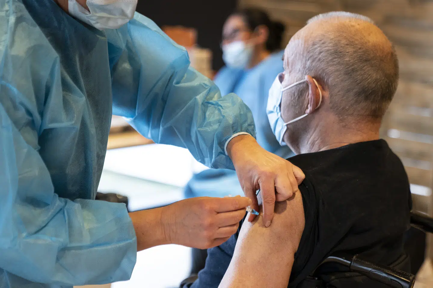 Der er kommet 1917 indberetninger om personer, der har oplevet bivirkninger, efter at de fået vaccinen fra Pfizer/BioNTech. Det svarer dermed cirka til, at der er lavet en indberetning for 1 ud af 100 vaccinationer. Tallet kan ændre sig løbende, i takt med at der kommer flere indberetninger. (Arkivfoto) Henning Bagger/Ritzau Scanpix