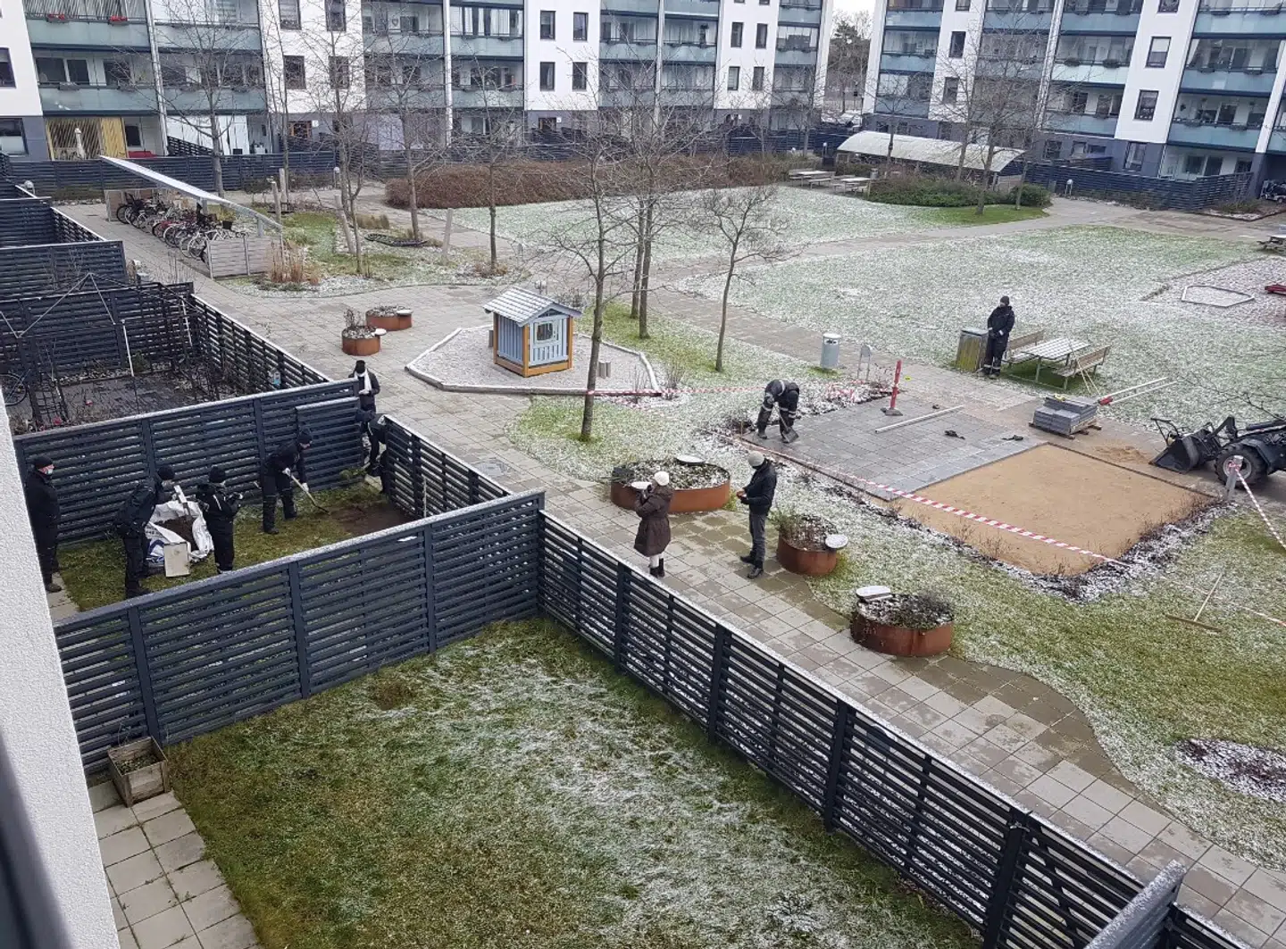 Politiet graver i Ishøj.