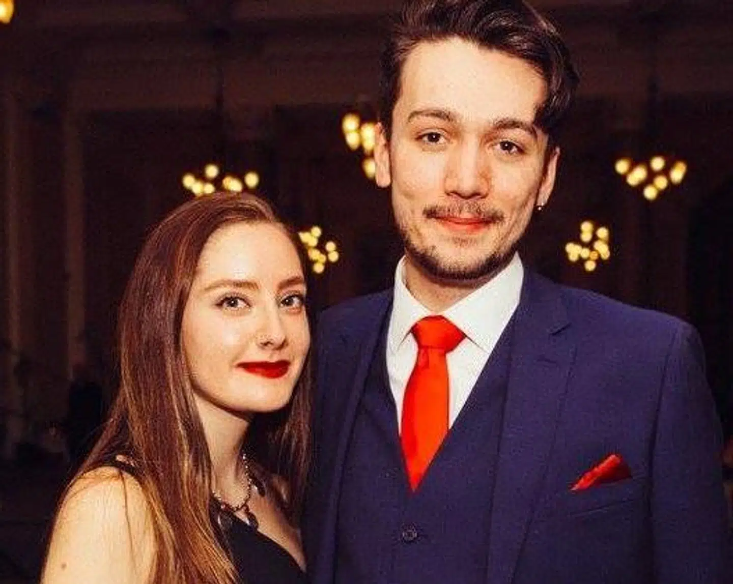 Her ses Finlay McAfee sammen med Salma Saade.