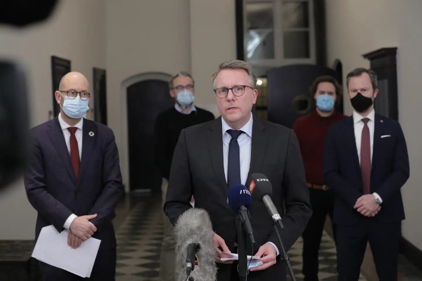 Regeringen, Venstre, Radikale Venstre, Socialistisk Folkeparti og Liberal Alliance har mandag indgået en aftale om erstatning til minkavlere. (Arkivfoto) Olafur Steinar Gestsson/Ritzau Scanpix