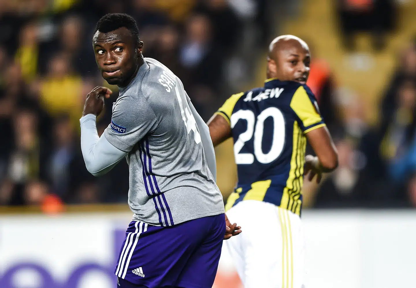 Bubacarr Sanneh (tv.) bliver lejet ud fra Anderlecht til AGF.