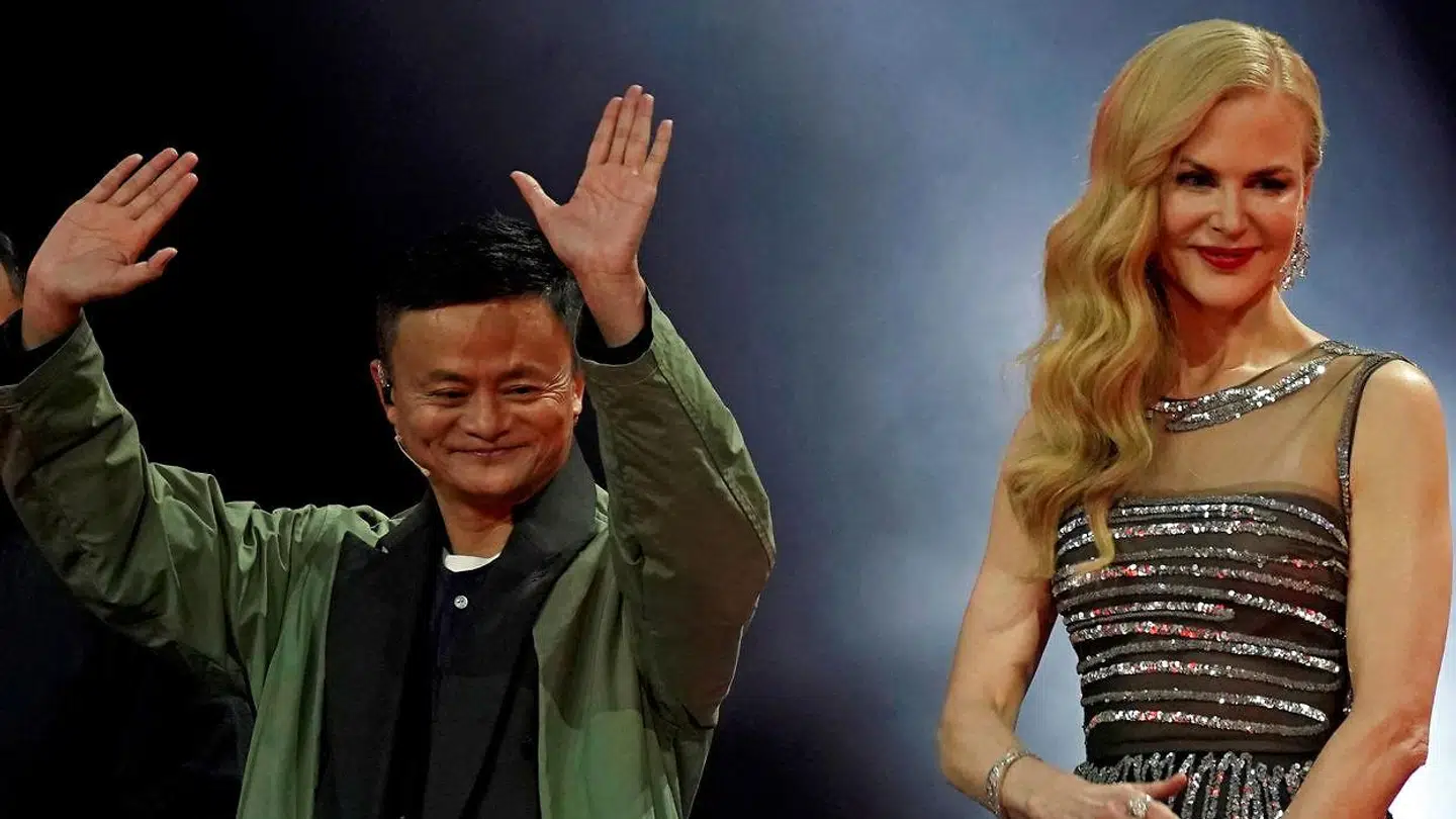 Jack Ma er efterhånden en international superstjerne. Her ses han med skuespillerinden Nicole Kidman i forbindelse med et show hos Alibaba.