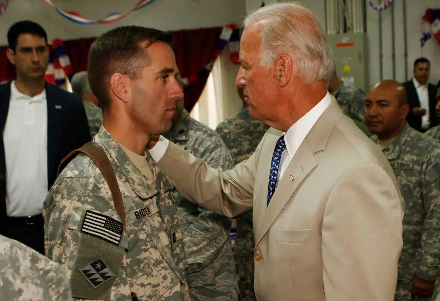 Arkivfoto af Joe Biden sammen med sønnen Beau Biden.