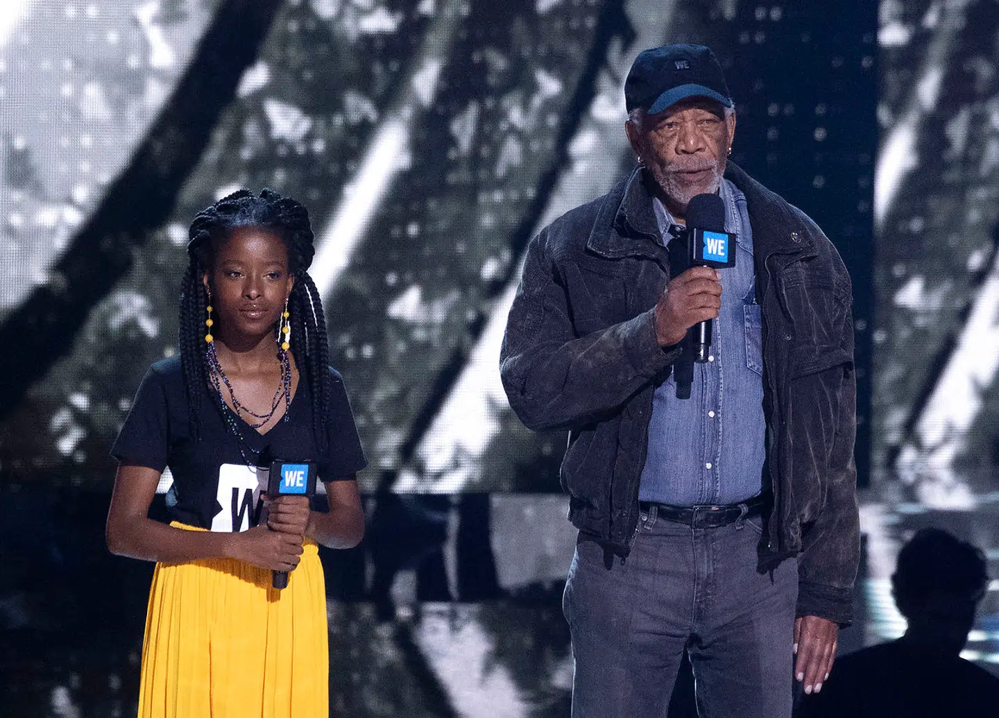 Amanda Gorman på scenen med skuespiller Morgan Freeman i 2018.