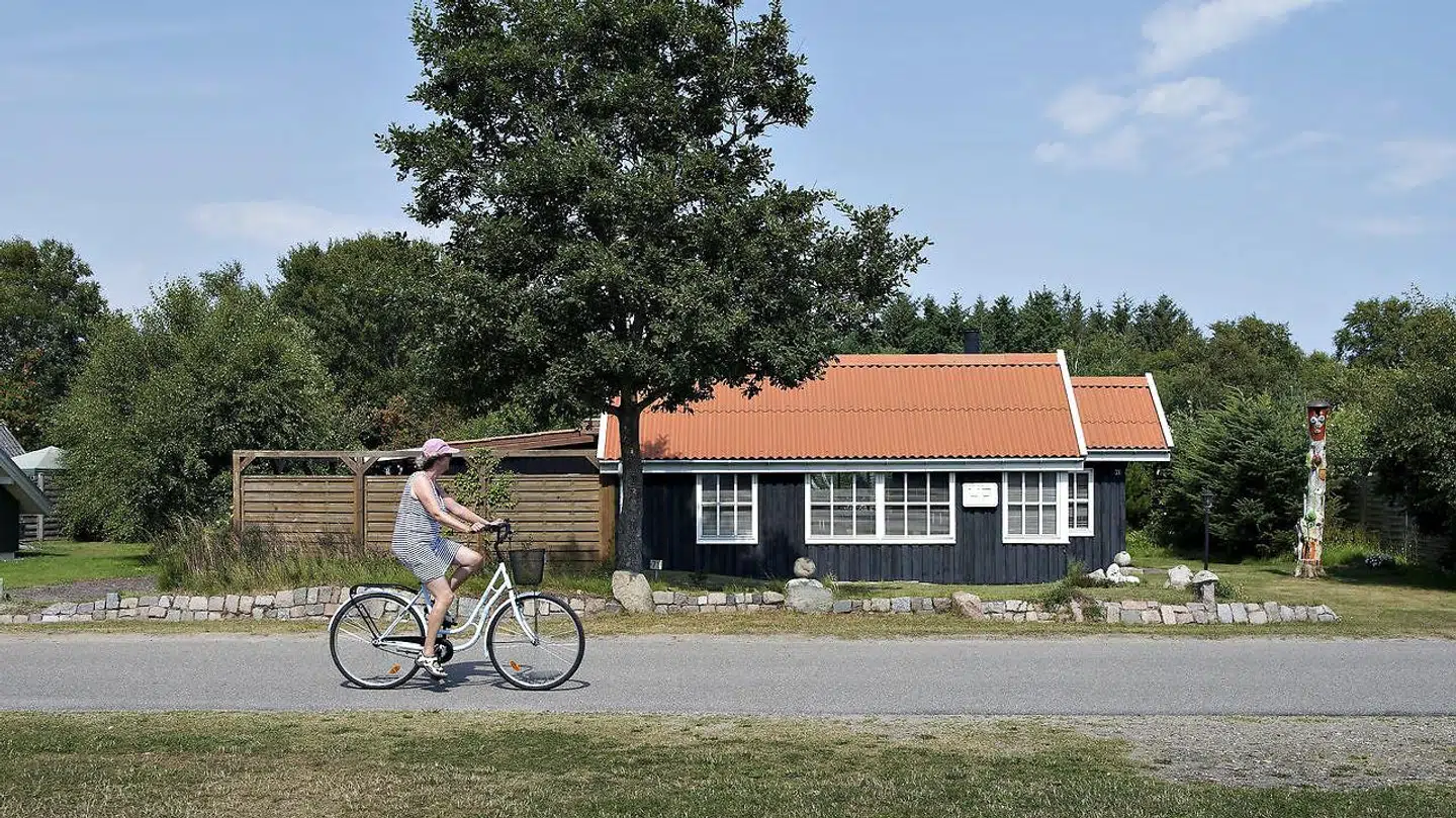 Tre ud af fem danskere regner med at holde ferie i Danmark i år, og udlejning og salg af sommerhuser er eksploderet. (Arkivfoto)