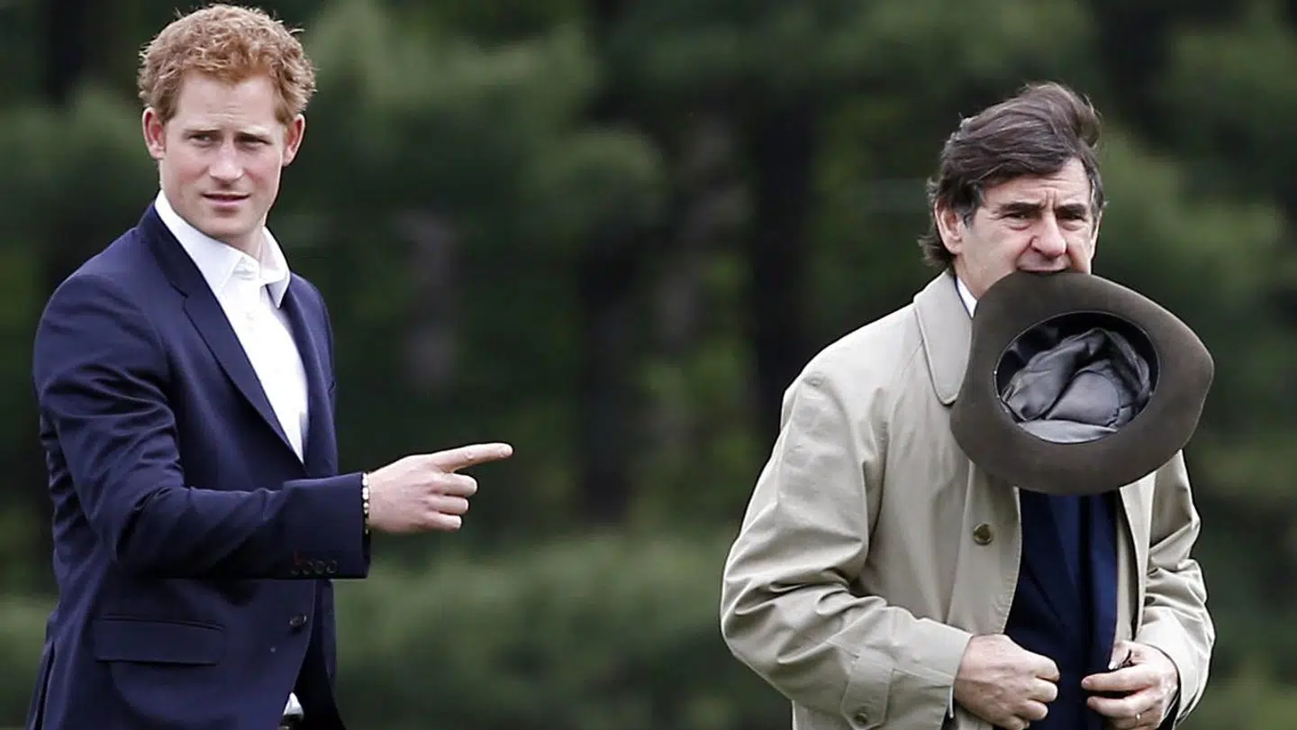 Her ses Harry Brants far, den kendte forretningsmand Peter Brant, sammen med prins Harry i forbindelse med et royalt arrangement i 2013.