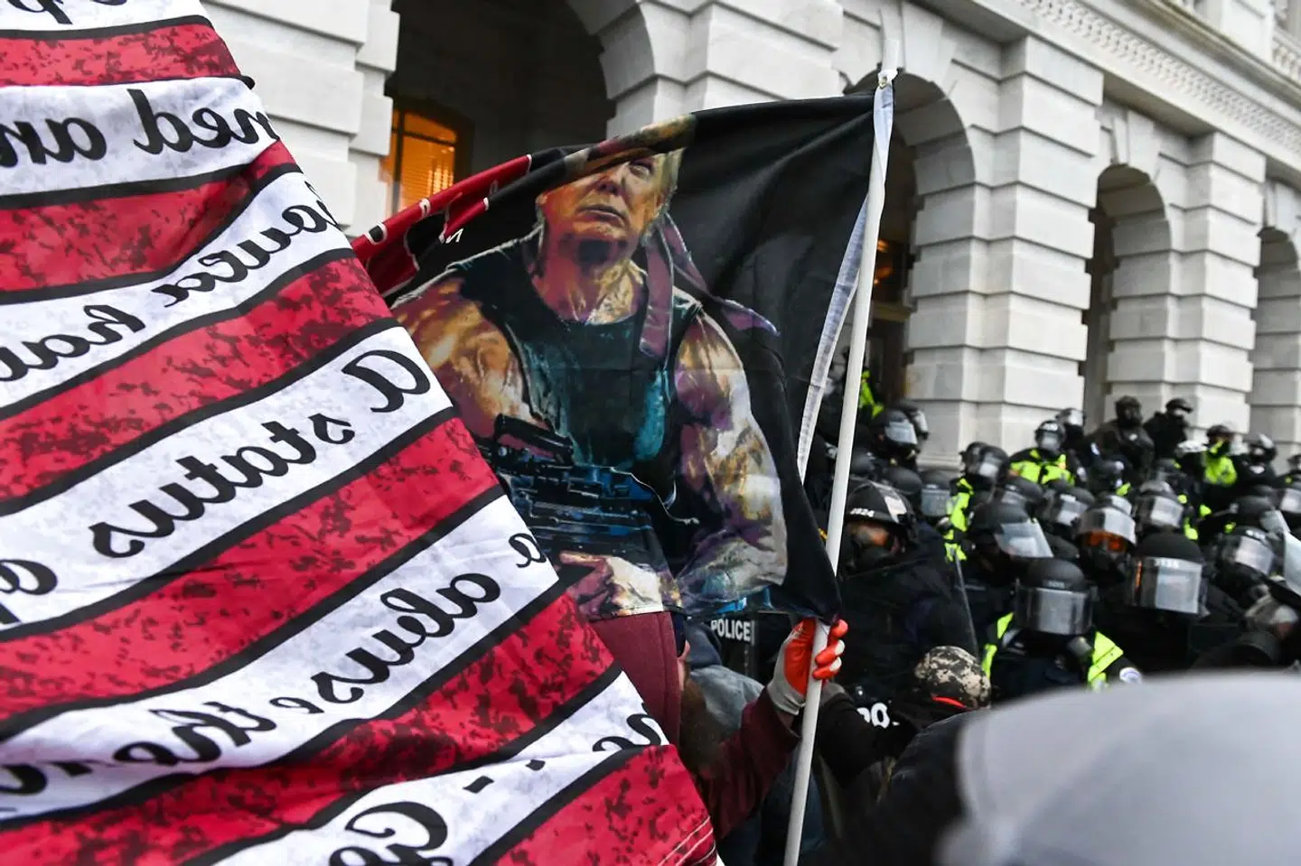 Trump-tilhængere overfalder kongressen i Washington D.C.