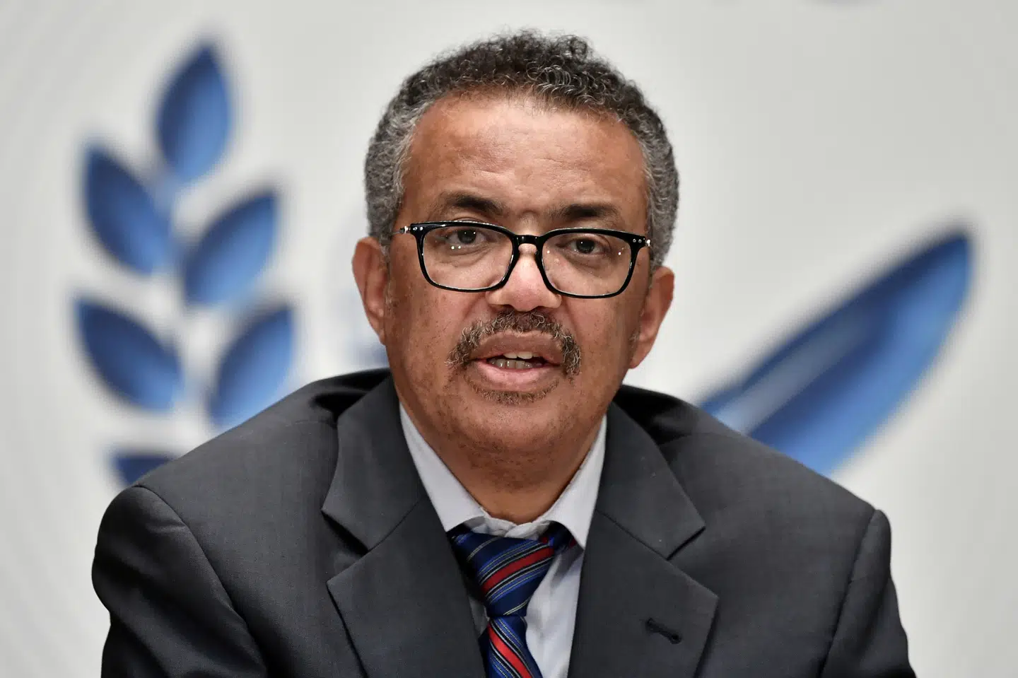 WHOs generalsekretær, Tedros Adhanom Ghebreyesus, siger mandag, at verden er på randen af en katastrofal moralsk fejltagelse i forbindelse med distribueringen af vacciner, og han opfordrer indtrængende til, at covid-19 doser fordeles mere retfærdigt på globalt plan.