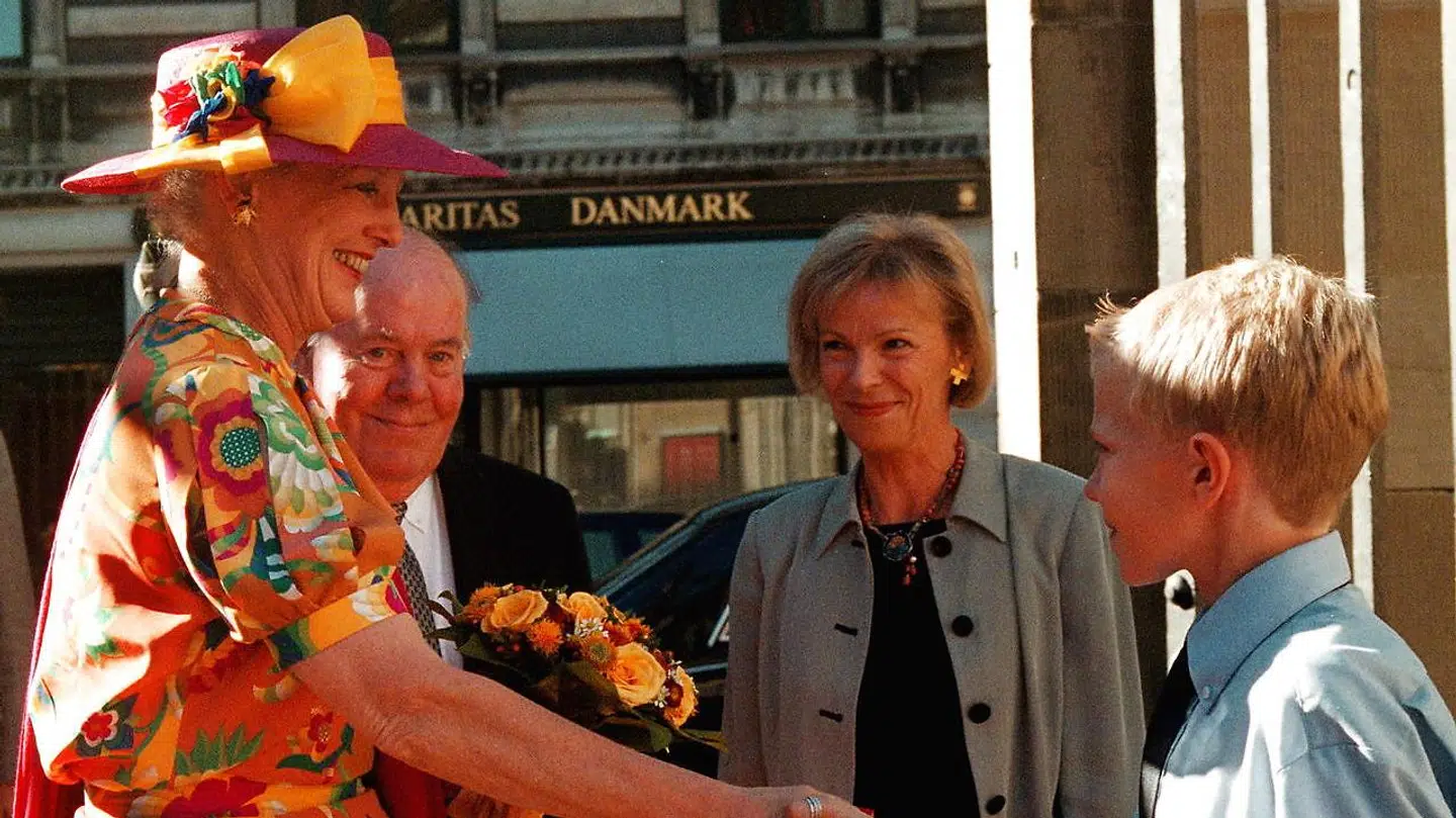 Mange danskere har efterhånden hilst på Dronningen gennem tiden.