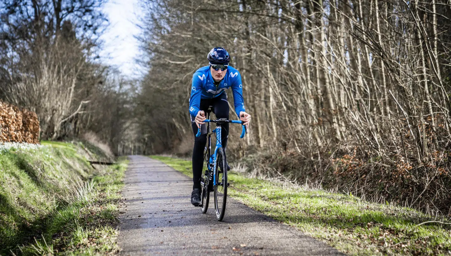 Mathias Norsgaard på cyklen tæt på morens hjem ved Brædstrup mellem Silkeborg og Horsens.