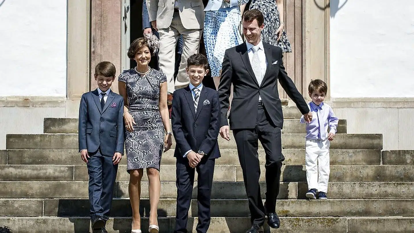 Grevinde Alexandra beskriver sin skilsmisse fra prins Joachim som en lykkelig skilsmisse. Her ses parret sammen ved Prins Nikolais konfirmation.