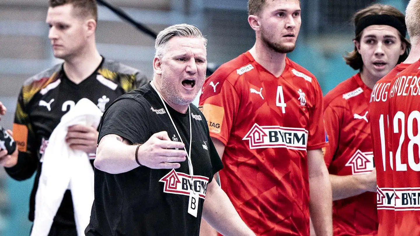 Nikolaj Jacobsens mandskab skal i aktion fredag aften mod Bahrain.