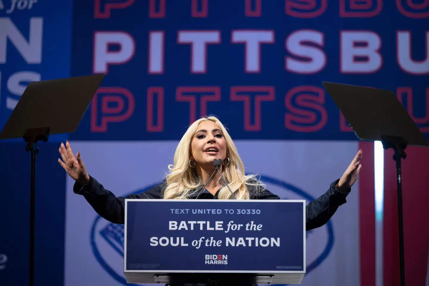 Aftenen inden USA's præsidentvalg gik Lady Gaga på scenen for at vise sin opbakning til Joe Biden og Kamala Harris. På onsdag skal hun synge den amerikanske nationalsang ved indsættelsesceremonien. (Arkivfoto) Jim Watson/Ritzau Scanpix