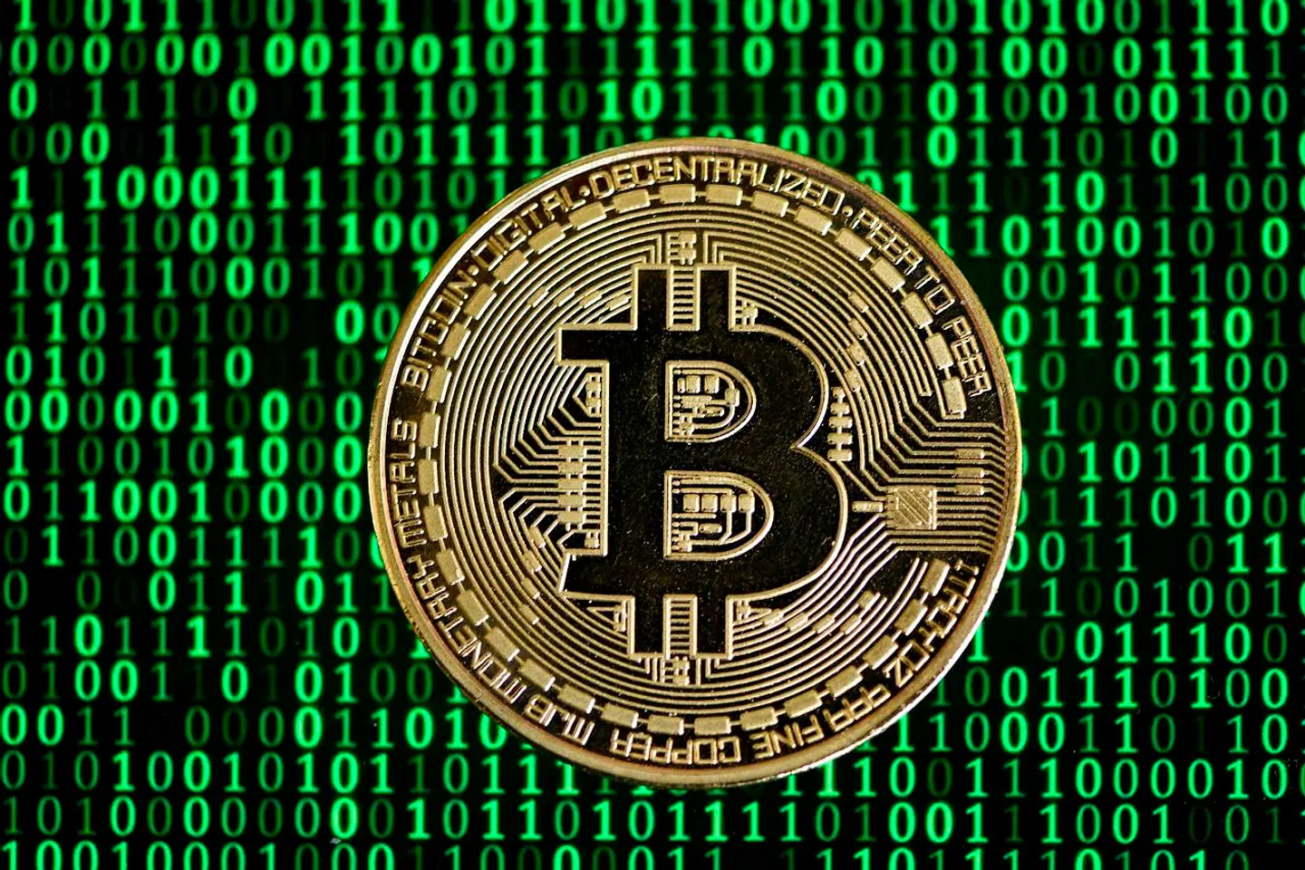 Værdien af en Bitcoin nåede nye højder da den oversteg 42.000 dollar – men så sprang boblen endnu engang.