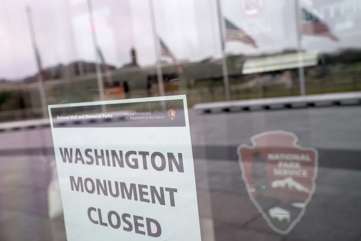 Turistattraktionen Washington Monument er af sikkerhedshensyn blevet lukket frem til mindst 24. januar på grund af trusler fra grupper, som var involveret i optøjerne i Kongressen i sidste uge. Stefani Reynolds/Ritzau Scanpix