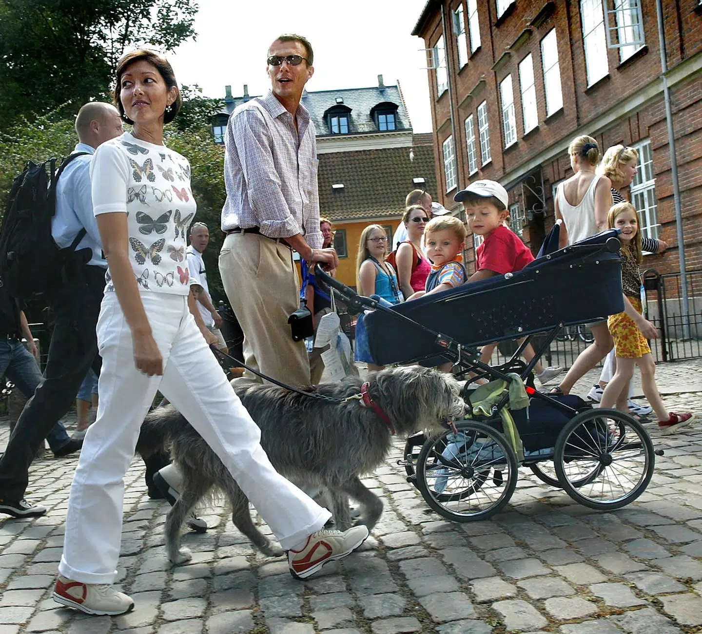 Prins Joachim og prinsesse Alexandra deltog i 2003 i Ecco Walkathonsammen med deres to små sønner.