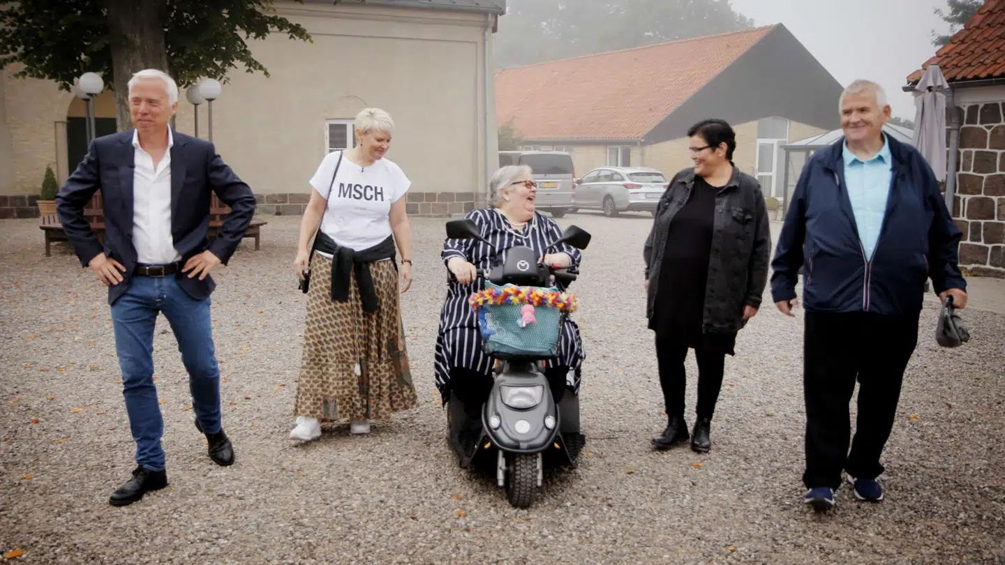 Gensyn med vennerne fra 'Livet er fedt – 20 år efter'. Det er fra venstre Ole Kolster fra TV 2, Line Lauersen, Marianne Klüver, Merethe Kasten og Allan Petersen.