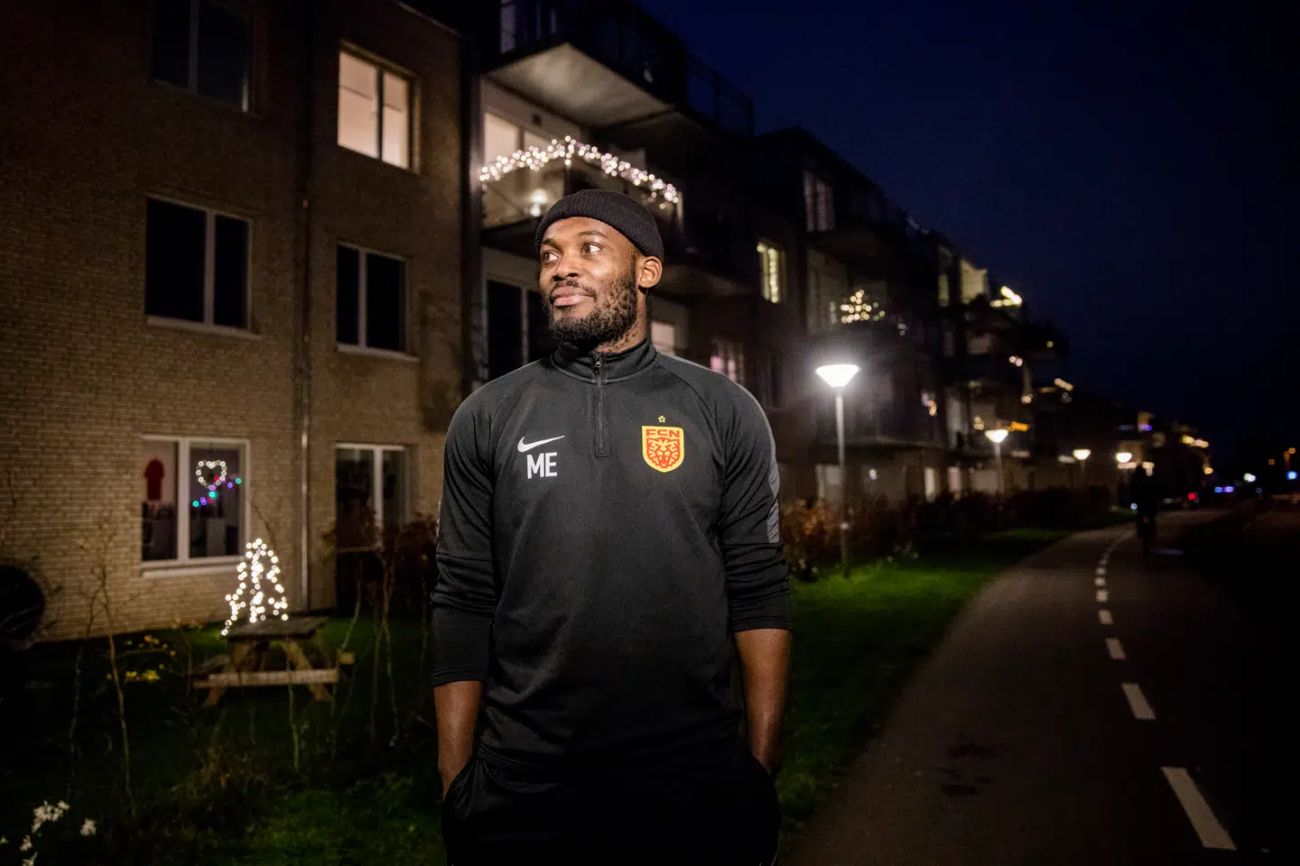Michael Essien skrev kontrakt med FC Nordsjælland i starten af september. Han er flyttet ind i lejlighedskomplekset her, tæt på Right to Dream Park.