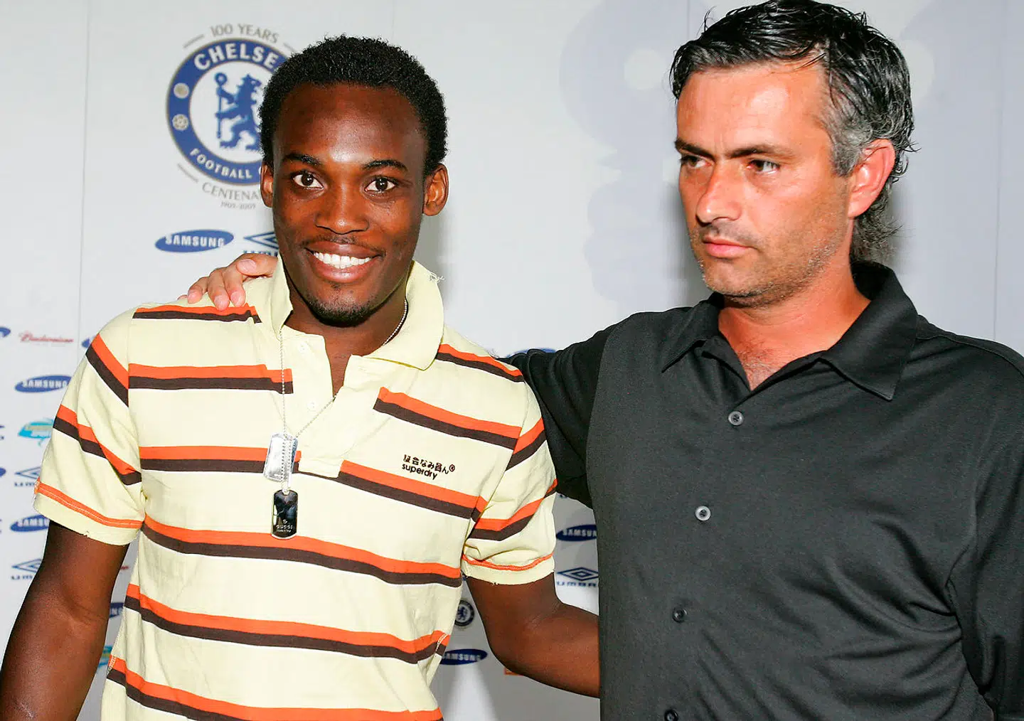 Michael Essien spillede under José Mourinho i mange år. Her skifter han til Chelsea i 2005.