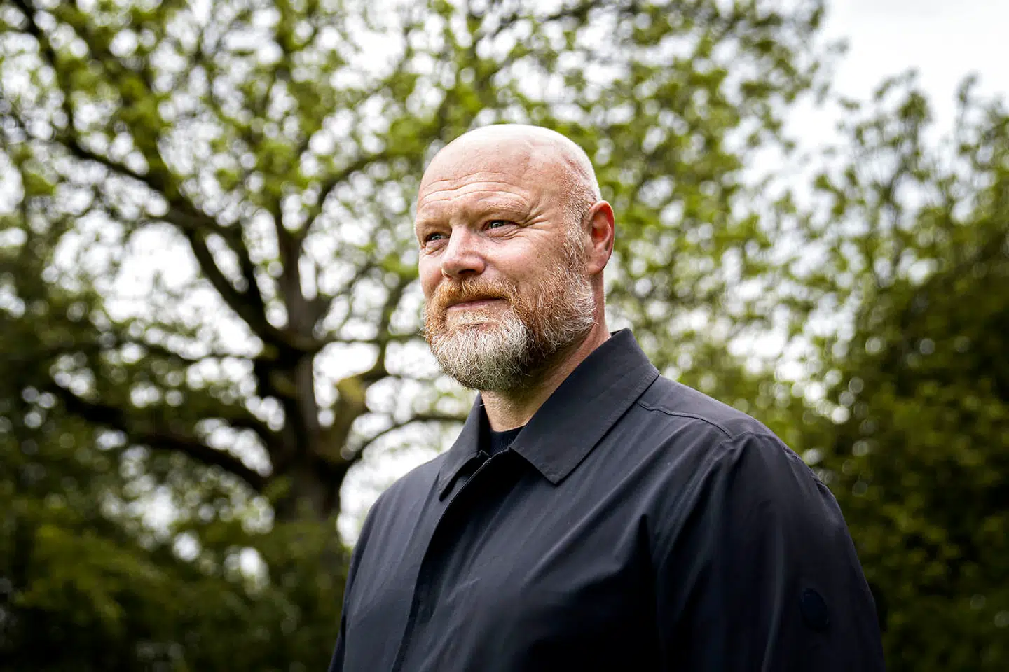 (ARKIV) Portræt af radio- og tv-vært Mads Steffensen, fotograferet ved Damhussøen i København, mandag den 25. Maj 2020. Mads Steffensen fylder 50 år den 8. juni 2020. . (Foto: Ida Guldbæk Arentsen/Ritzau Scanpix)