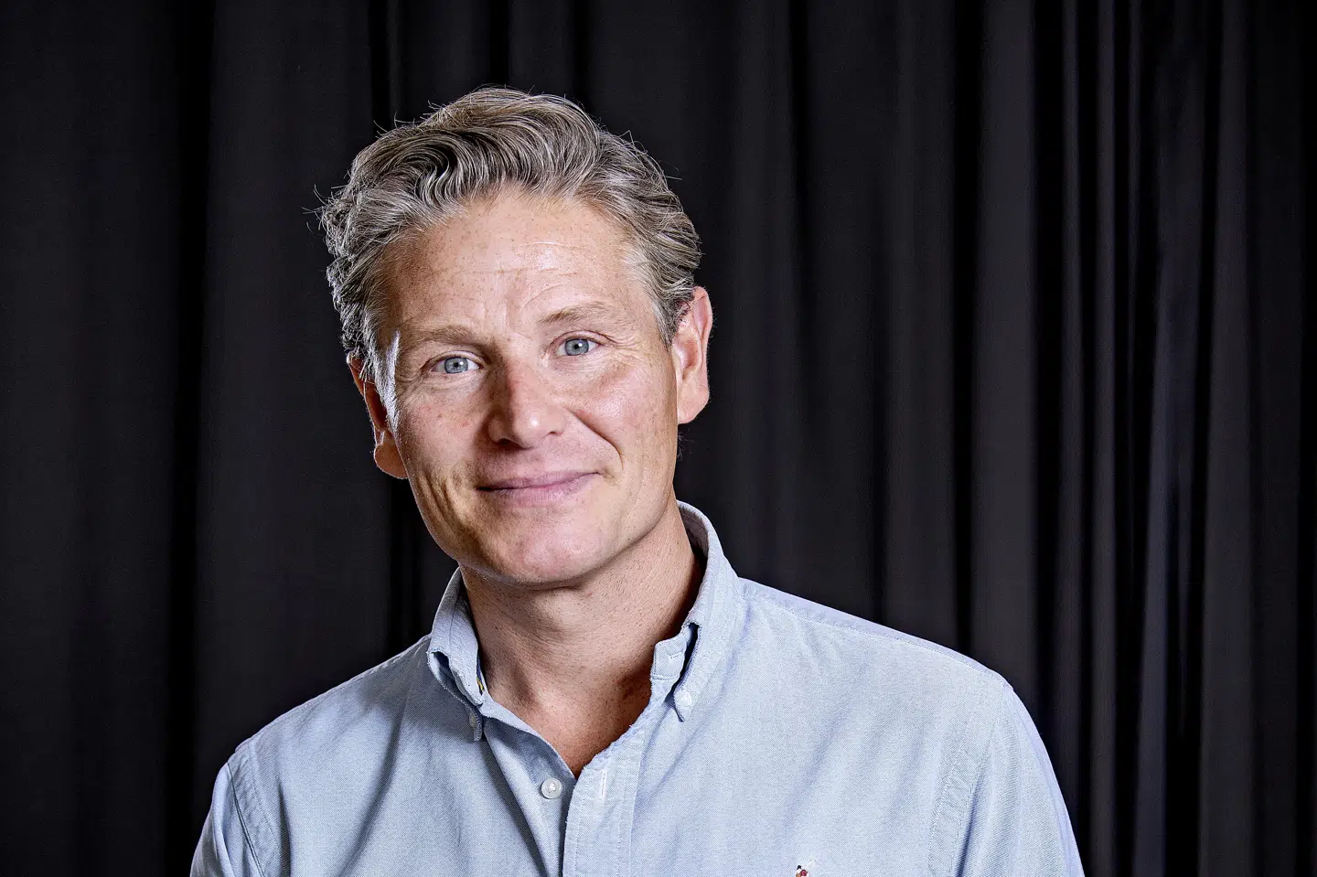 Der er mange ting, der skal gå op i en højere enhed, når Jesper Høvring laver kjoler til Kronprinsessen.