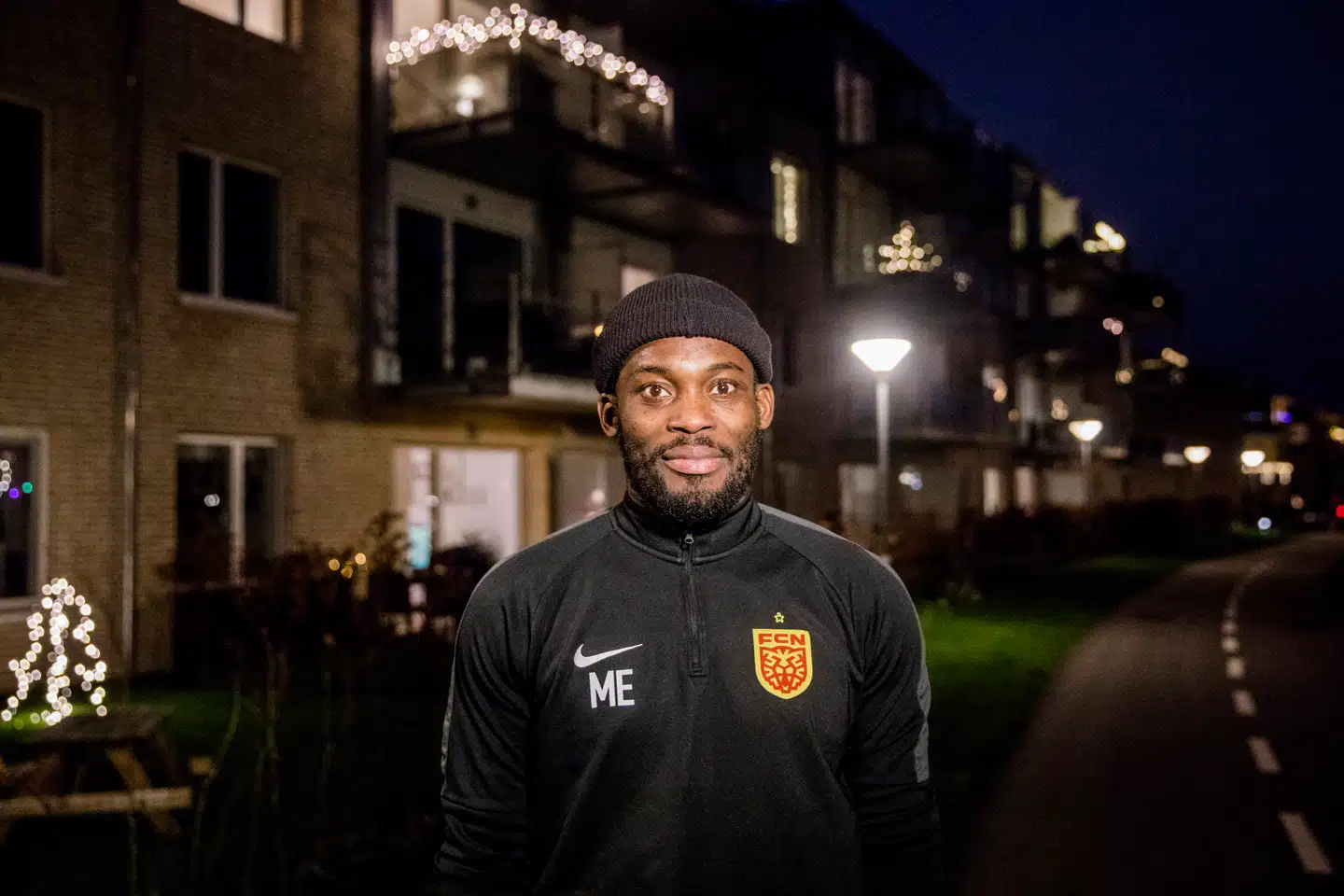 Michael Essien bor i lejlighedskomplekset her, i Farum. Under en kilometer fra Right to Dream Park.