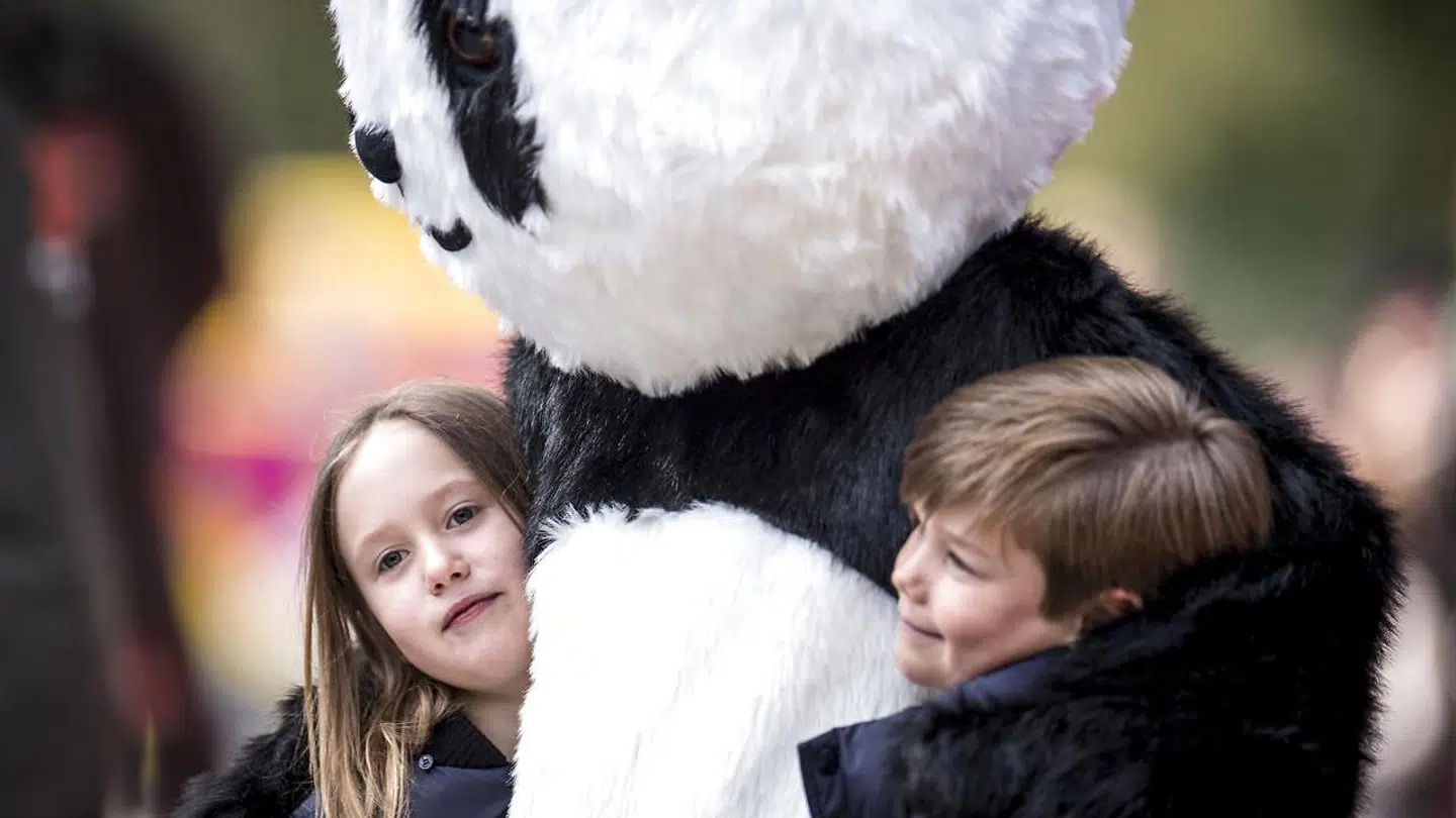 Prins Vincent og prinsesse Josephine sammen med panda efter åbning Pandaanlægget i Zoologisk Have i april 2019.