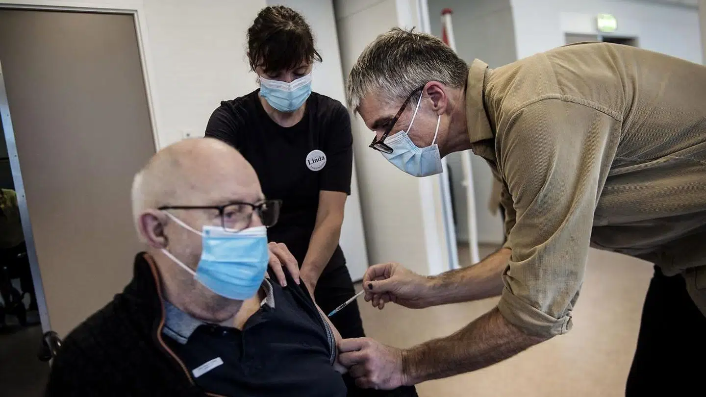 Covid-19-vaccination af beboere og ansatte på en række plejehjem i Svendborg Kommune 3. januar 2021. Ældre på plejehjem er de første, som skal vaccineres.