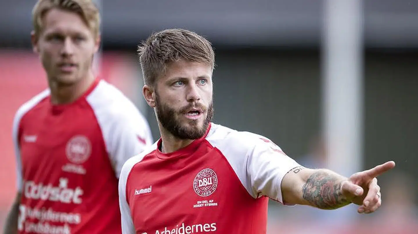 Lasse Schöne er ude af kontrakten i Genoa.