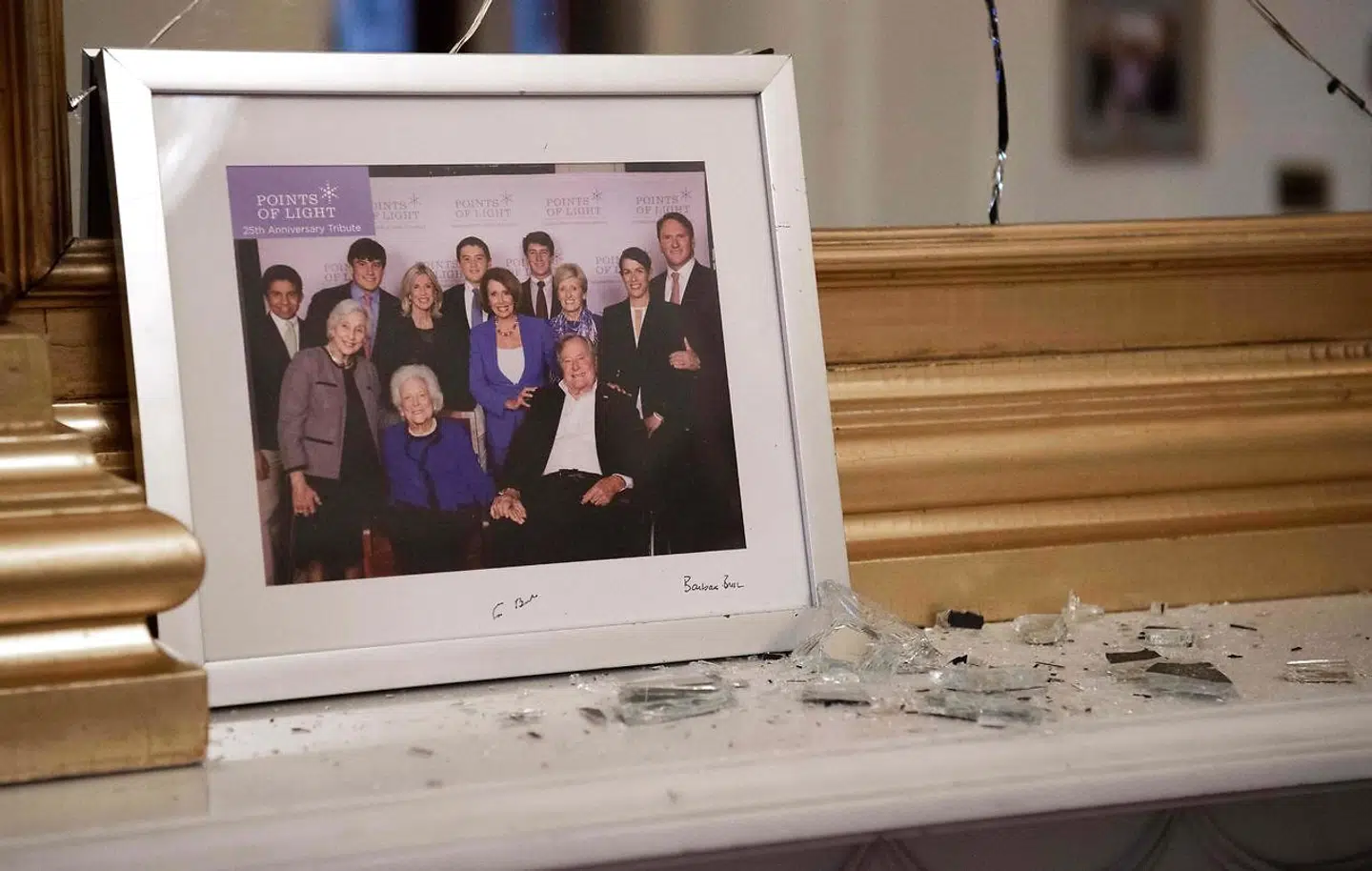 Der blev smadret flere ting på Nancy Pelosis kontor.